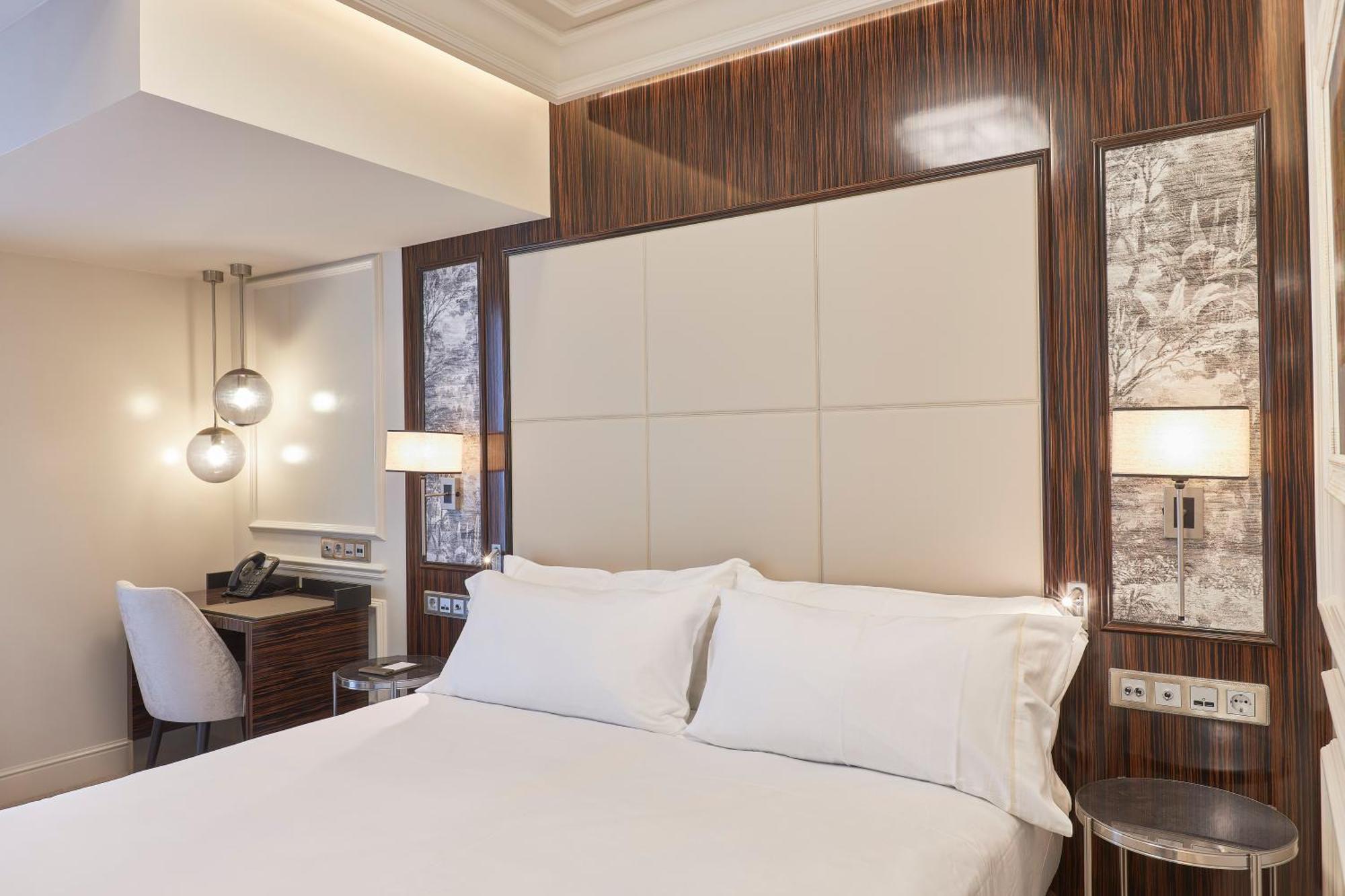 Doubletree By Hilton A Coruna Bagian luar foto