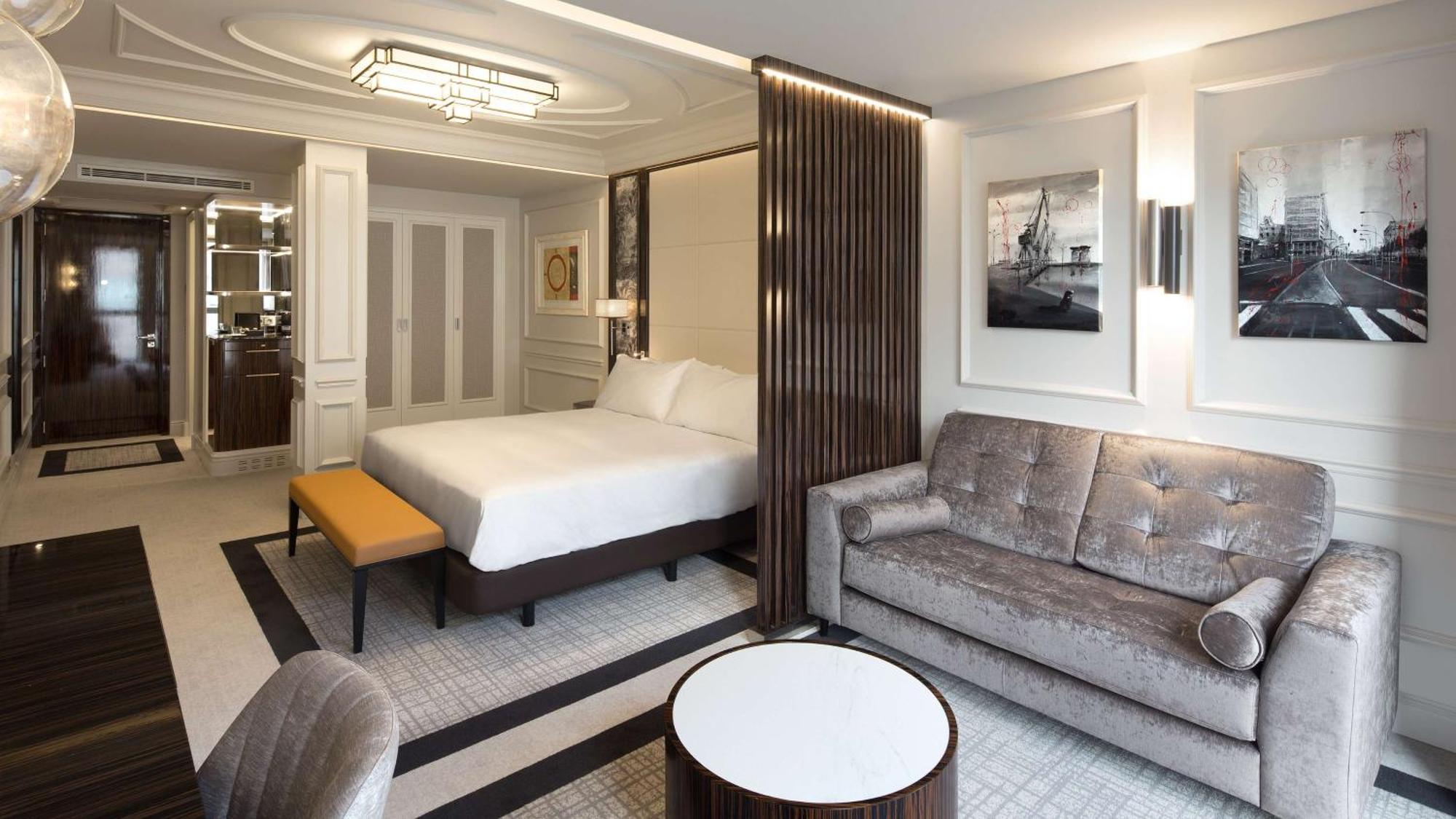 Doubletree By Hilton A Coruna Bagian luar foto